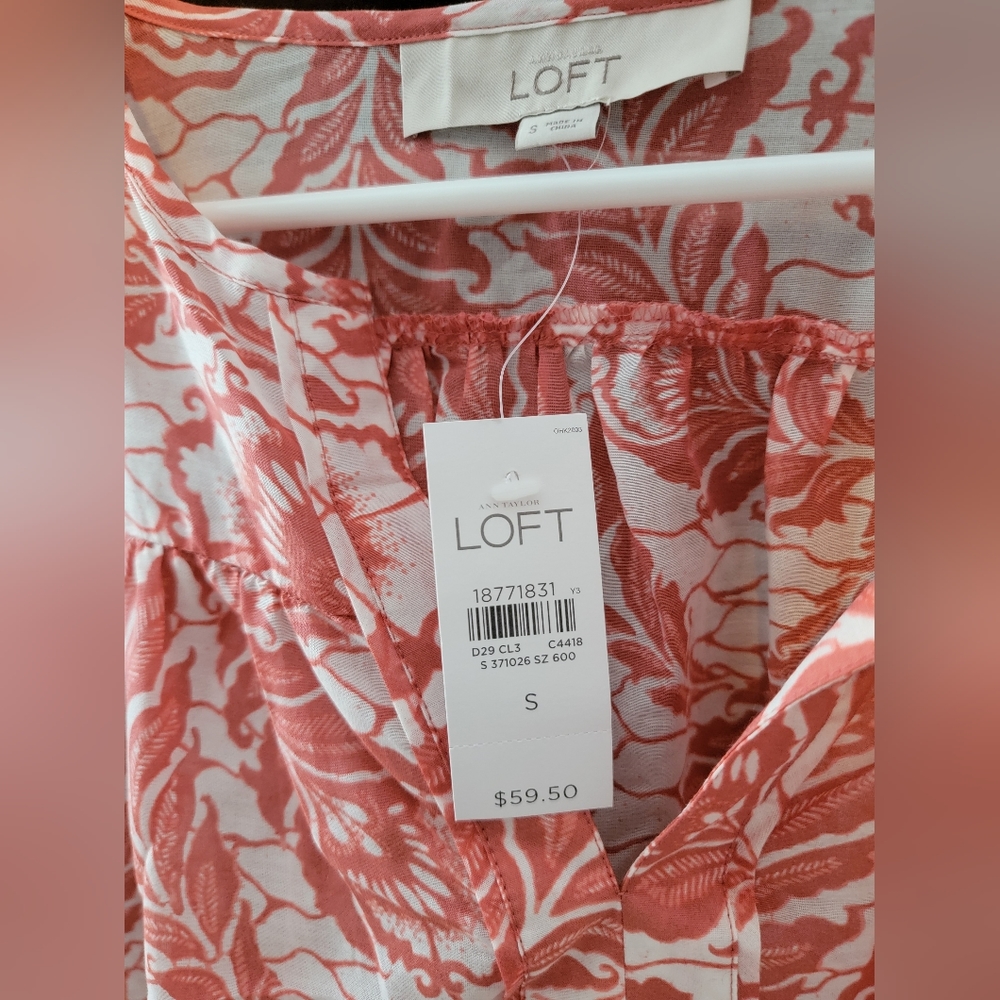 NWT Ann Taylor Loft Floral Blouse - Picture 2 of 4